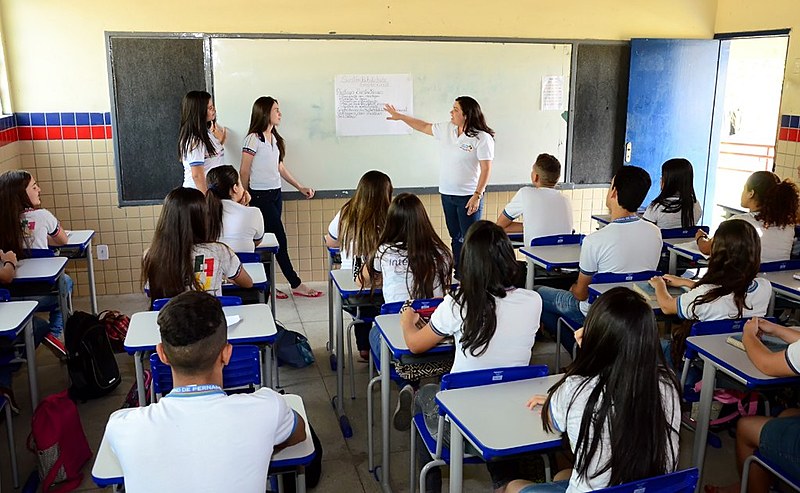 O resultado do IDEB coloca Pernambuco e São Paulo empatados no Ensino Médio. Mas a divulgação da informação não veio acompanhada de uma análise acurada dos dados.