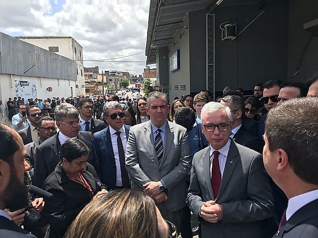 Claudio Lamachia em Caruaru (PE) para o ato em desagravo a agressão sofrida pelo advogado Sávio Delano