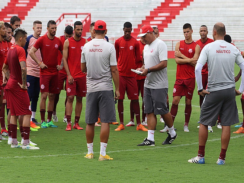 Equipe do Náutico reunida antes do jogo