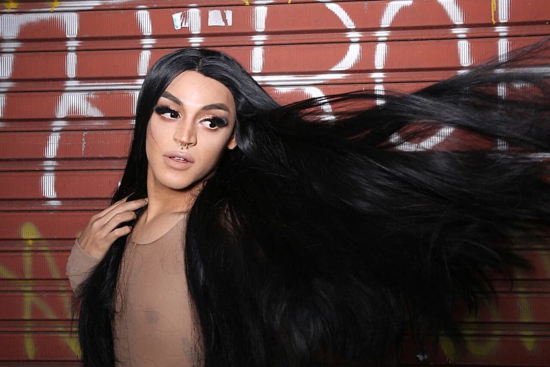 Segundo relatos, dez LGBTs foram agredidos em show da cantora Pabllo Vittar, no Clube Monte Líbano