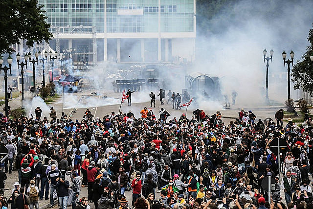 Ação policial deixou mais de 200 feridos em Curitiba. Ninguém foi responsabilizado