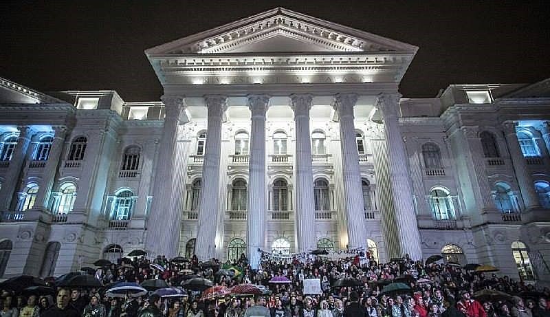 Em Curitiba, as ações serão na noite de terça e na manhã de quarta-feira, na Praça Santos Andrade, Centro da capital