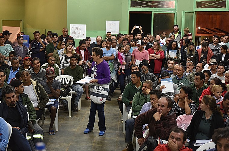 Moradores de cinco bairros da região em audiência pública no ano de 2018