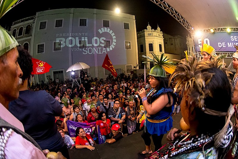 Sônia participou de um ato com os indígenas Xucurus, vindos de Pesqueira