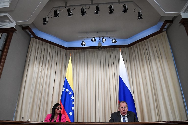 Vice-presidenta venezuelana, Delcy Rodríguez, e chanceler russo, Serguei Lavrov, concedem entrevista coletiva após encontro na sexta (1)
