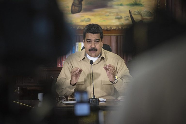 Novo bombardeio dos EUA à suposta lancha do narcotráfico vinda da Venezuela mata mais quatro