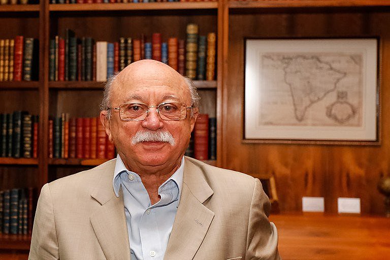 Amaral: "A ascensão do vice não passou de uma contingência, posta a serviço de um projeto maior: a conquista (sem voto) e conservação do poder"