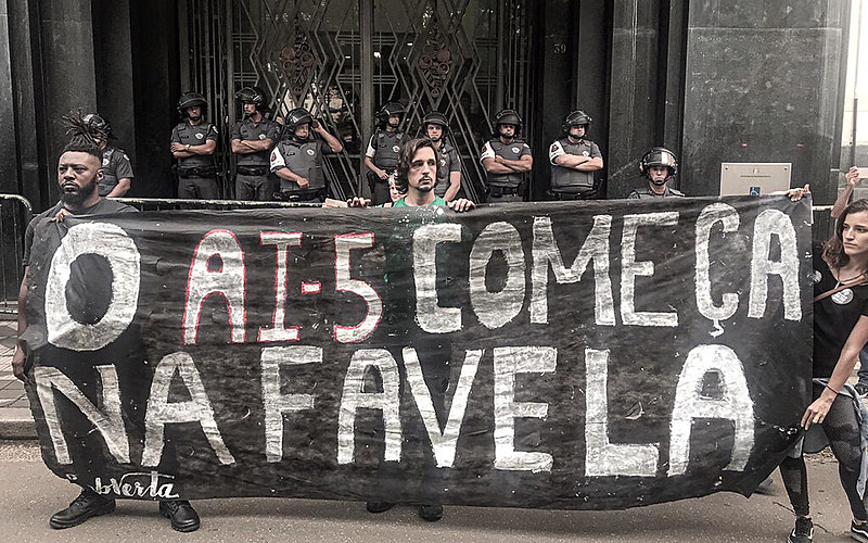 “Chega de chacina, eu quero o fim da PM assassina”, foi um dos gritos do coro de manifestantes