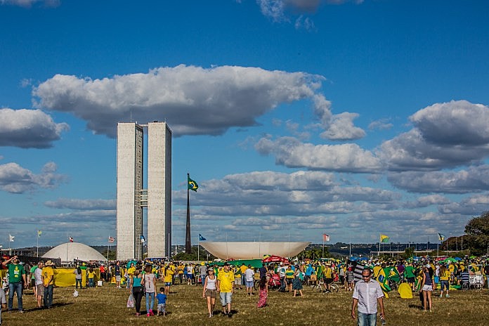 Protagonistas dos atos "Fora Dilma", FIEP e associações comerciais não tem a mesma disposição de um ano atrás no combate à corrupção