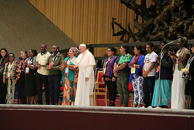 Los Encuentros entre el Papa Francisco y los movimentos populares comenzaron en el año 2013