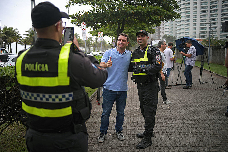 Senador eleito, Flávio Bolsonaro (PSL) alegou ter foro privilegiado no Supremo e pediu a anulação das provas recolhidas pelo Coaf