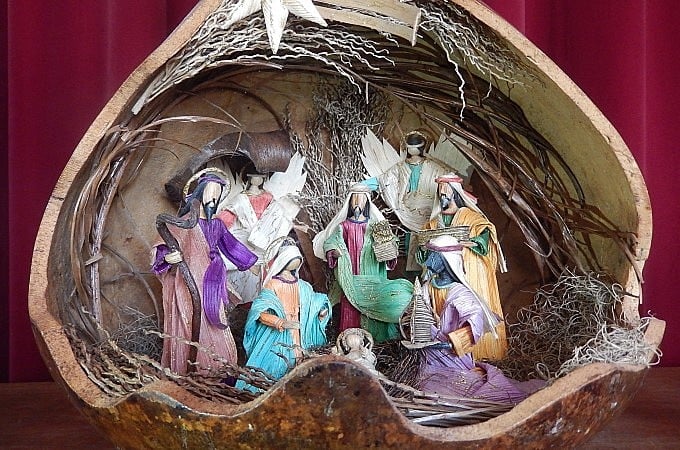 Presépio de palha de milho na cabaça, ano 2000, Minas Gerais. Coleção Valter Polettini.