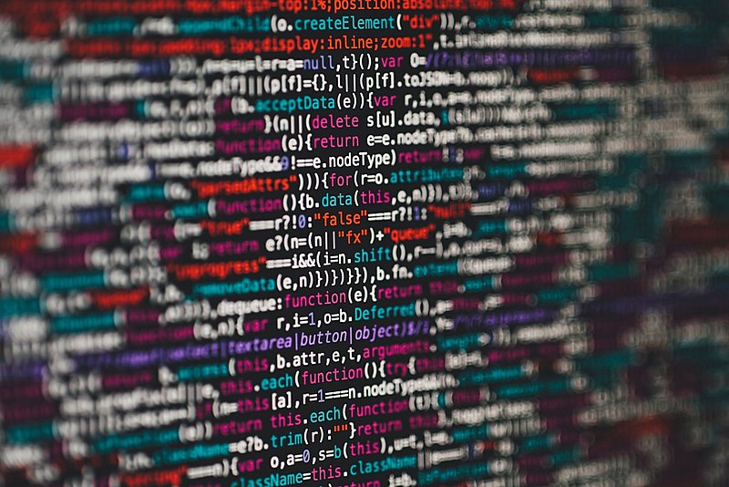 Serpro é uma empresa pública que desenvolve tecnologia e sistemas de informação para todos os órgãos públicos e até para empresa privadas.