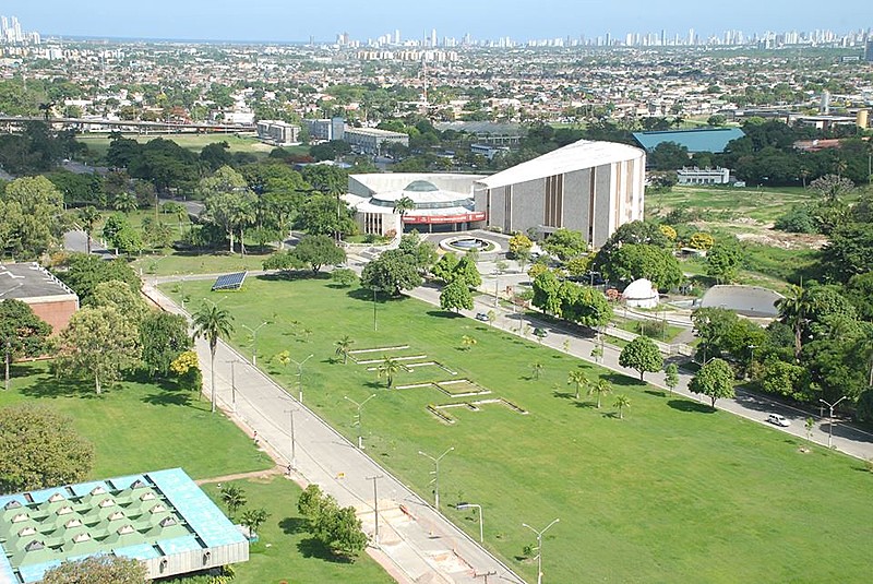 Comunidade acadêmica da UFPE é composta por aproximadamente 50 mil pessoas