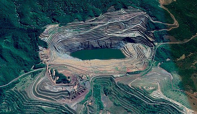 Vista aérea da barragem de Barão de Cocais; rompimento pode ocorrer entre 19 e 25 de maio, segundo a mineradora Vale