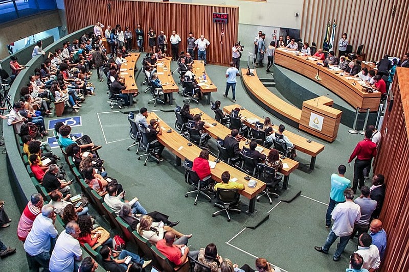 Audiência pública na Câmara Legislativa do DF discute repressão ao movimento dos secundaristas