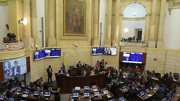 partido das FARC surgiu após a desmobilização e o desarmamento dos guerrilheiros