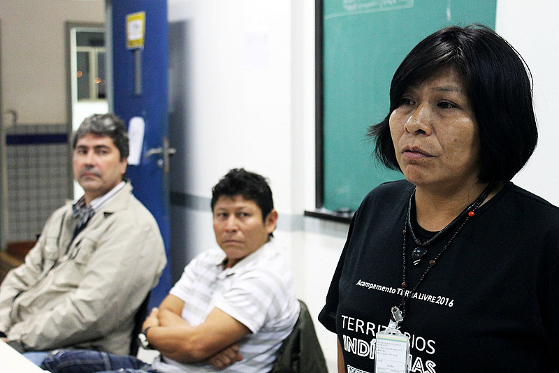 Clara Kaiowá: “Não estamos morrendo somente por armas de fogo, mas também por força da caneta”