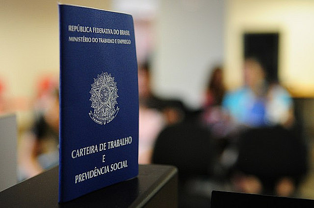 Jair Bolsonaro votou a favor da reforma trabalhista que não gerou novos empregos e piorou as condições de trabalho