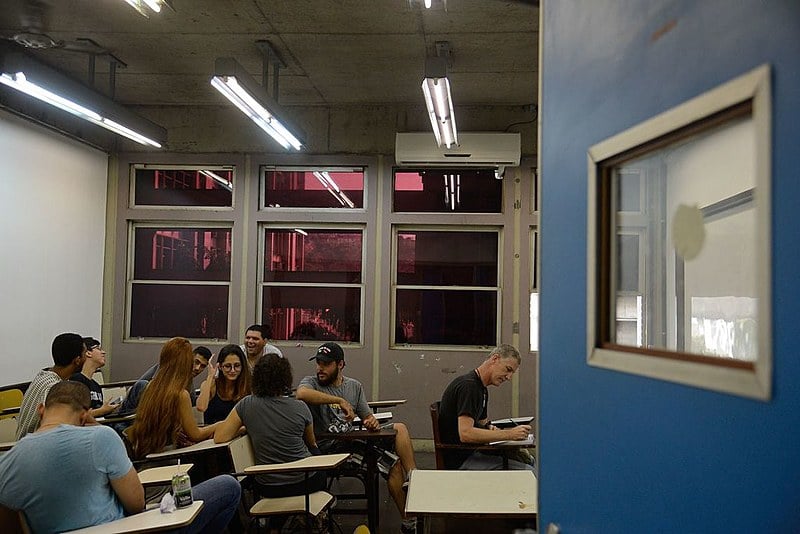 O Fies oferece financiamento para cobrir os custos das mensalidades de instituições privadas de ensino superior