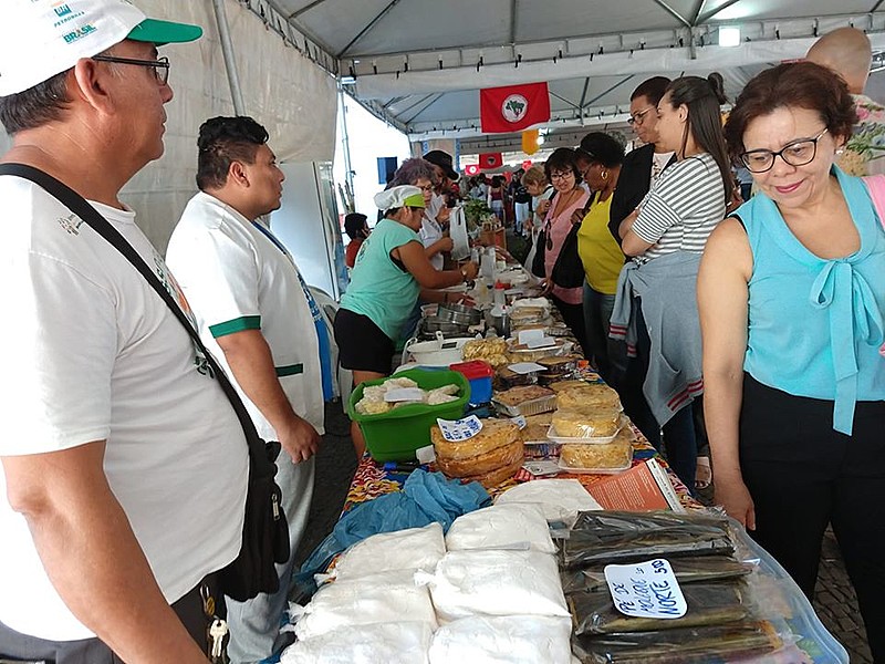 Verduras, frutas, legumes, arroz, feijão, fitoterápicos e artesanatos estarão disponíveis para a comercialização