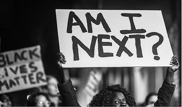 Black Lives Matter é um movimento que protesta contra a violência policial em relação à comunidade negra nos Estados Unidos