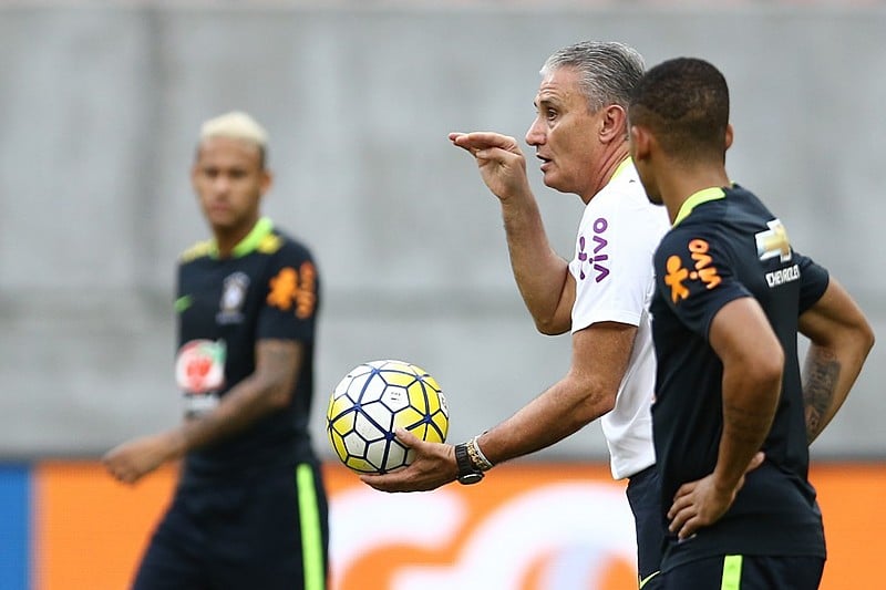 Tite conquista a confiança da torcida e garante vitórias para a seleção