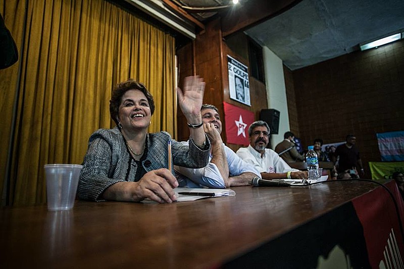 Dilma discursou durante uma hora e meia no auditório da ABI