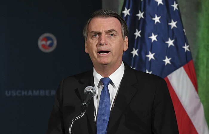O debate deve ser enfrentado, não só na elaboração de um programa político, como na construção de um projeto par