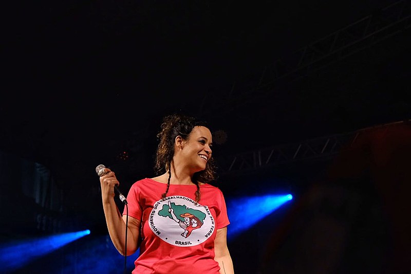 Compositora se apresentou na 18ª Jornada de Agroecologia, em Curitiba, e falou sobre novo álbum "Tu".