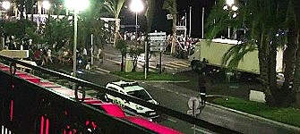 Motorista abriu fogo contra a multidão e acabou morto em uma troca de tiros com a polícia