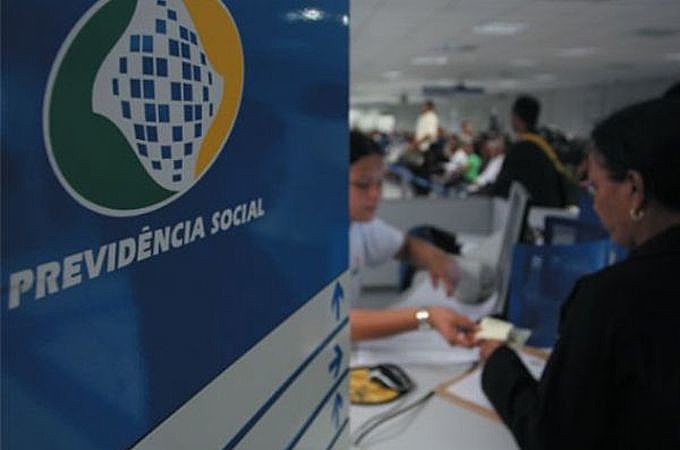 Em artigo para o Brasil de Fato, o senador Paulo Paim explica impactos da reforma de Temer para a classe média