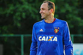 É preciso avaliar se Magrão está jogando pela belíssima história no clube ou pela condições atuais