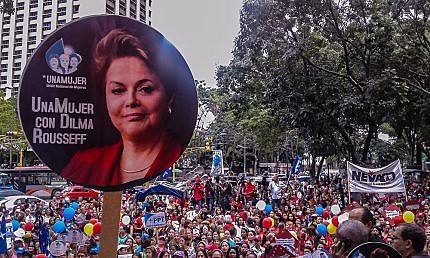 Umas 300 mulheres se concentraram na Praça Morelos, centro da Caracas