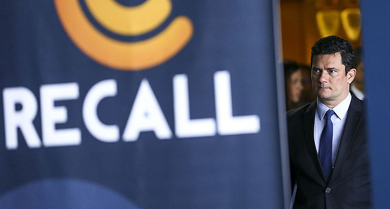 O documento acusa Moro de “parcialidade abusiva na operação Lava Jato” e pede sua renúncia imediata