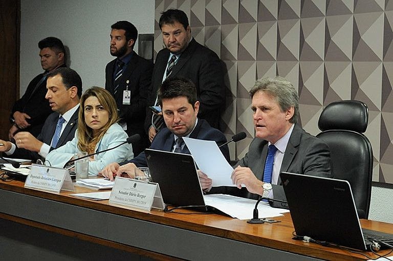 Comissão Mista no Senado aprovou mais de 100 alterações ao texto original