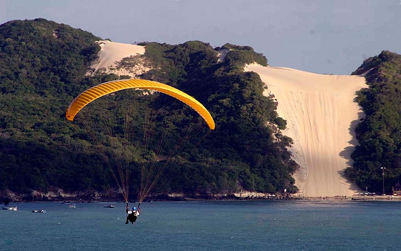 Entre 1975 e 1976, o Morro do Careca, na praia de Ponta Negra, tornou-se o centro de uma disputa jurídica