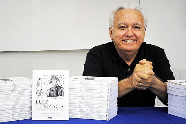 O livro também foca na multiculturalidade do pernambucano