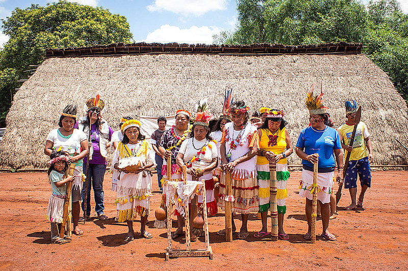"Os pastores usam as igrejas como um instrumento para impedir e desorganizar uma estrutura tradicional dos kaiowás", diz historiador