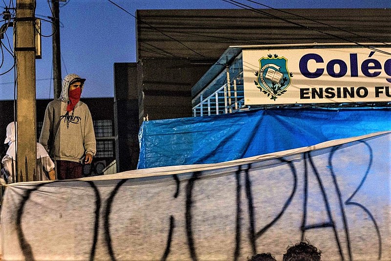 Iniciativa desencadeou um processo massivo de ocupações que paralisou as atividades em mais de 800 colégios do Paraná