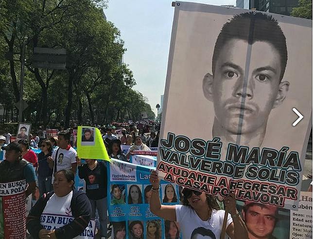 "Vivos foram levados, vivos os queremos", gritaram as mães pelas ruas de todo país.