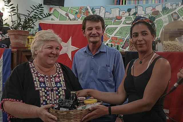 Aleida Guevara participa en una charla en Almacén del Campo, espacio cultural y de comercialización del MST en São Paulo