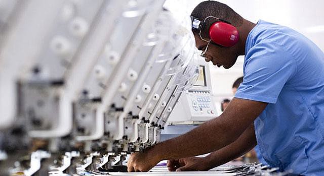 "É muito fácil prever que a economia só tende a piorar com a precarização das condições de trabalho"