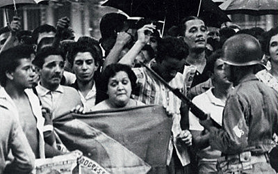 Manifestação contra o golpe de 1964 na Cinelândia