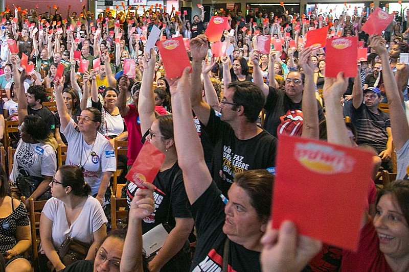 Municipários aprovaram suspensão da greve em assembleia geral realizada na Casa do Gaúcho
