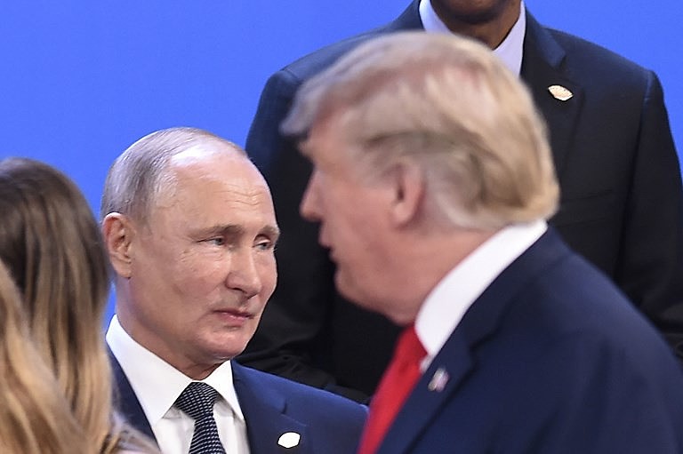 Putin (esquerda) e Trump durante Cúpula do G20 em novembro do ano passado em Buenos Aires, na Argentina