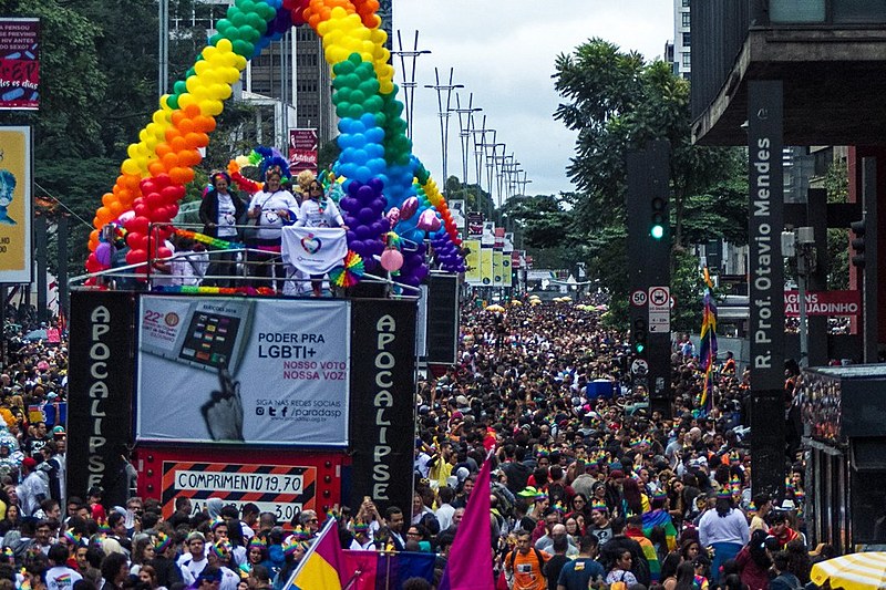 22ª Parada LGBT reúne milhares de pessoas em São Paulo