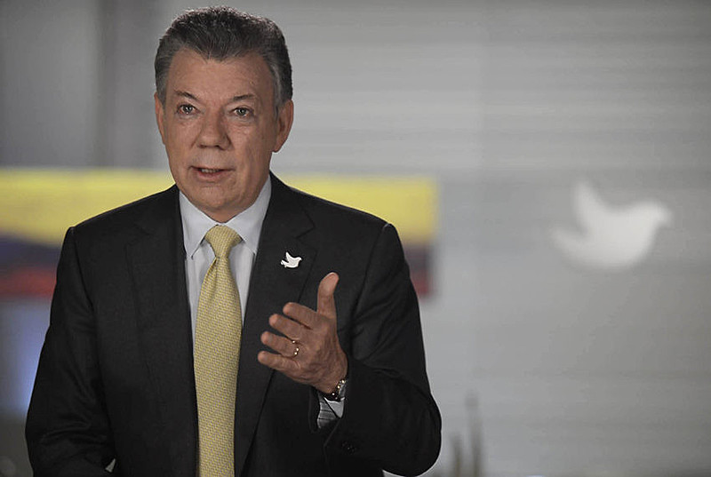 Juan Manuel Santos, durante anúncio do cessar fogo, em Bogotá