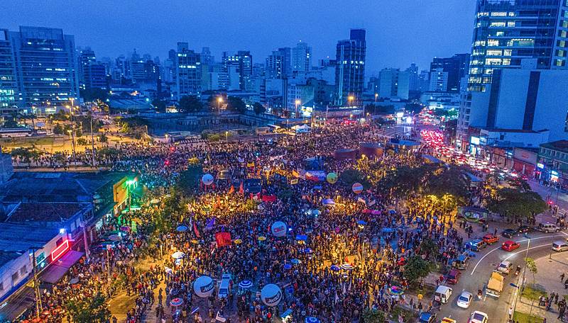 Greve Geral de 2017 no Largo da Batata em São Paulo mobilizou centenas de milhares pelo País