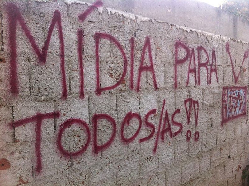 O início da greve aqui no Paraná coincidiu com o início da Semana Nacional de Luta pela Democratização da Comunicação, de 17 a 23 de outubro, dando um tom ainda mais simbólico à luta contra o monopólio e pela diversidade de vozes na mídia